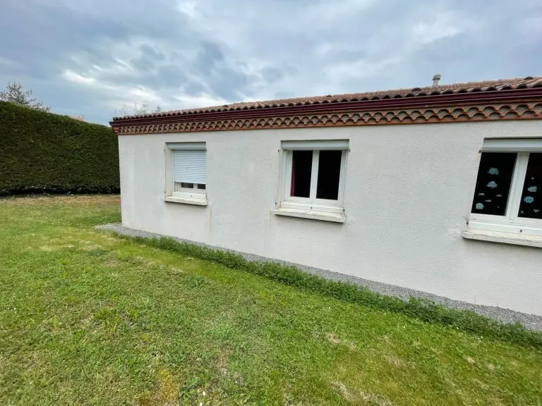Après travaux à Vichel : façade au crépi neuf