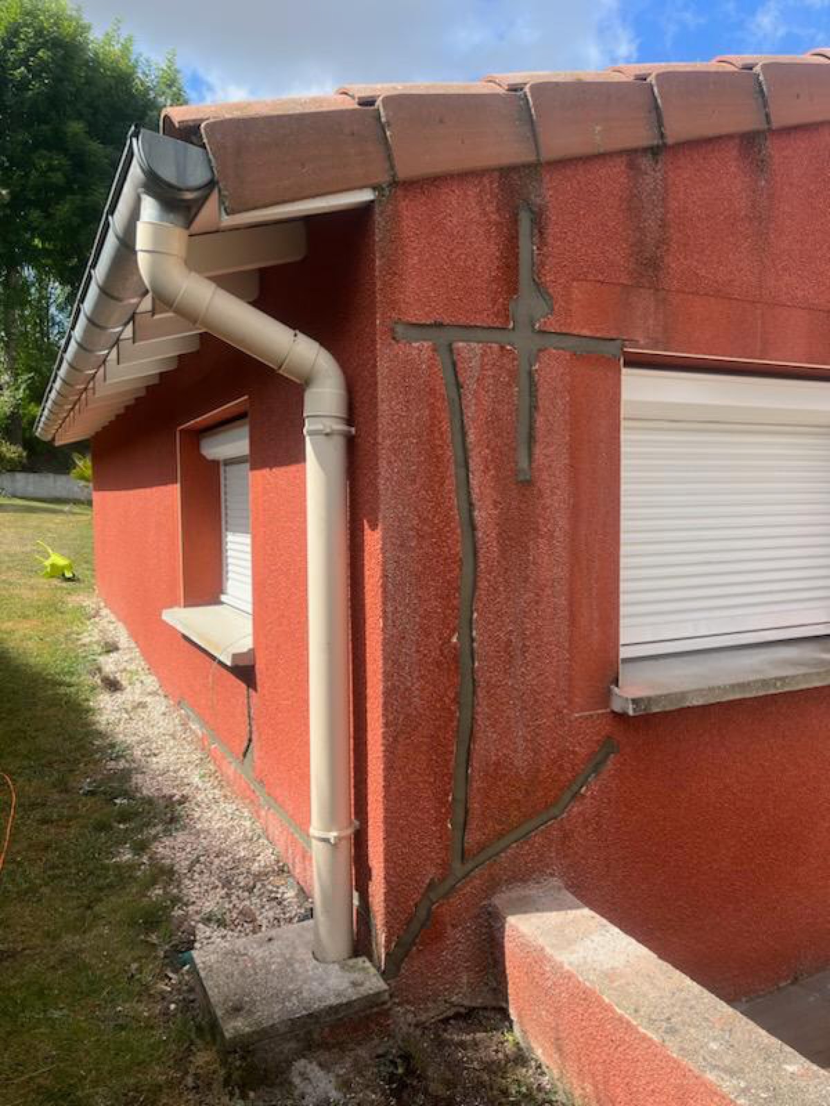 Fissures agrafées sur l'angle